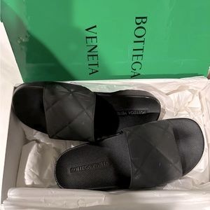 Bottega Veneta mens slides size 42